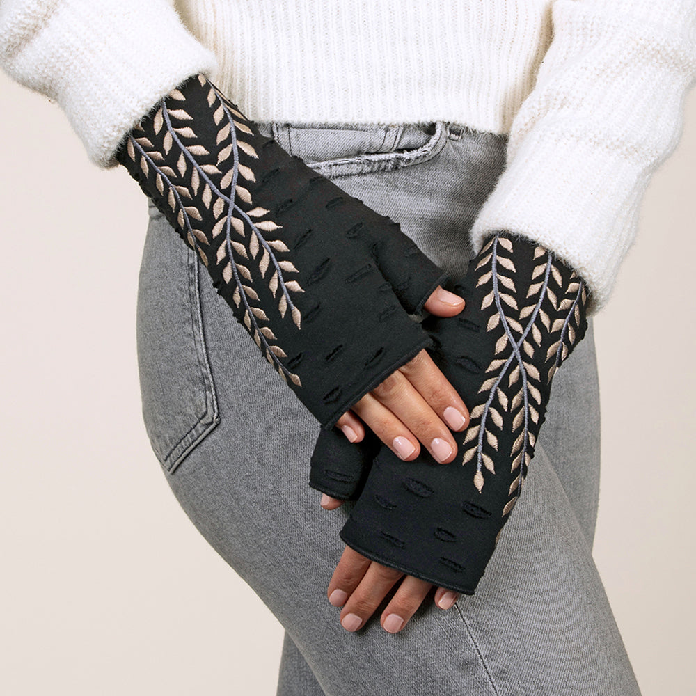 Trellis Fleece Glove